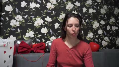 Snapshot of your_little_flexible_girl chatting on 02/15/25, 09:15 Meri online show from 02/15/25, 09:15