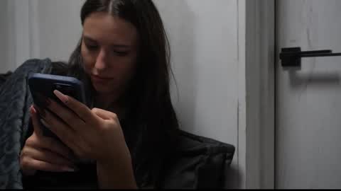 Snapshot of your_little_flexible_girl chatting on 09/25/25, 07:39 Meri online show from 09/25/25, 07:39