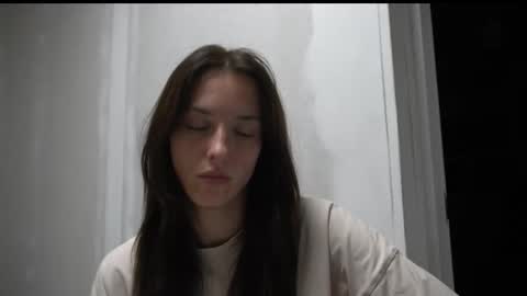 Snapshot of your_little_flexible_girl chatting on 10/15/25, 08:20 Meri online show from 10/15/25, 08:20