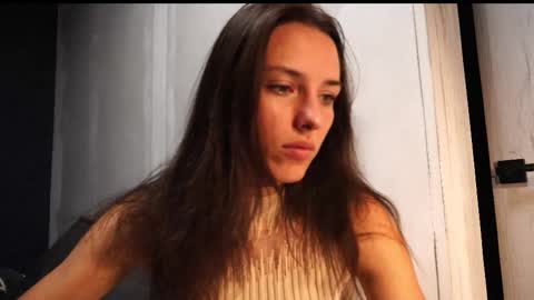 Snapshot of your_little_flexible_girl chatting on 10/22/25, 08:52 Meri online show from 10/22/25, 08:52