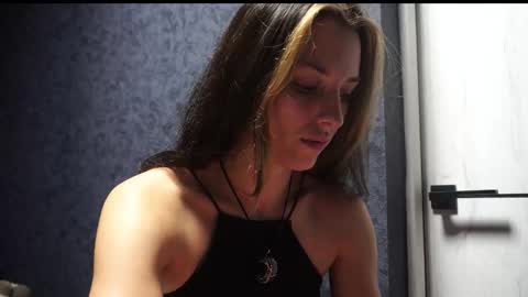 Snapshot of your_little_flexible_girl chatting on 11/25/25, 09:04 Meri online show from 11/25/25, 09:04