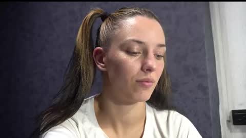 Snapshot of your_little_flexible_girl chatting on 12/03/25, 09:24 Meri online show from 12/03/25, 09:24