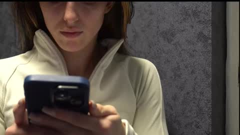 Snapshot of your_little_flexible_girl chatting on 12/15/25, 10:03 Meri online show from 12/15/25, 10:03