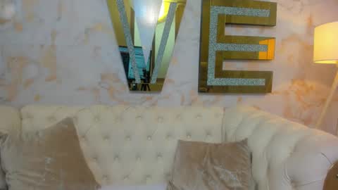 Evelin  online show from 10/29/25, 09:27