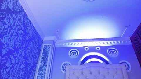 Snapshot of your_perverse_whore chatting on 12/04/24, 06:33 Salome online show from 12/04/24, 06:33