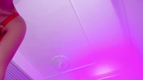 Snapshot of your_perverse_whore chatting on 12/18/24, 12:21 Salome online show from 12/18/24, 12:21