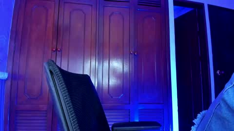 Snapshot of your_perverse_whore chatting on 01/03/25, 08:01 Salome online show from 01/03/25, 08:01