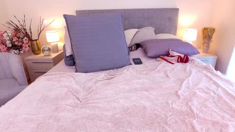 Helena online show from 02/04/25, 02:53