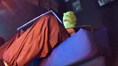 Snapshot of your_punishment chatting on 12/30/24, 01:58 Miss Sarah online show from 12/30/24, 01:58