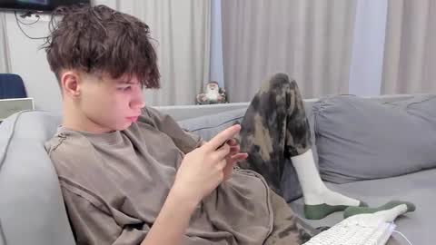 your_shy_guy online show from 02/03/25, 01:30