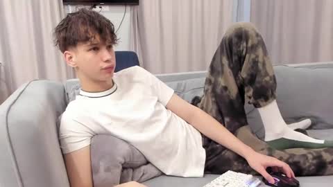 your_shy_guy online show from 02/12/25, 01:37