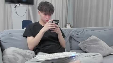 your_shy_guy online show from 02/18/25, 06:37