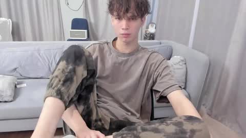 your_shy_guy online show from 02/24/25, 02:15