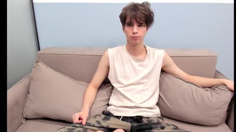 your_shy_guy online show from 09/29/25, 03:55