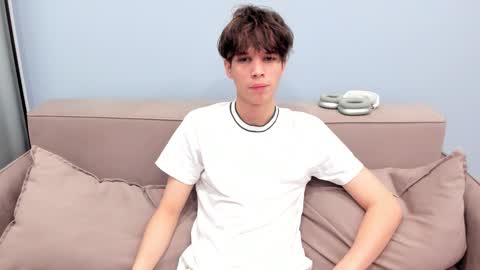 your_shy_guy online show from 11/18/25, 07:35