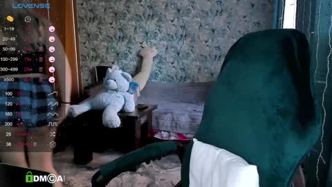 Snapshot of your_small_bunny chatting on 02/05/25, 06:35 Molly online show from 02/05/25, 06:35