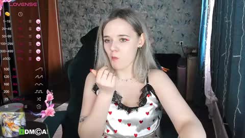 Snapshot of your_small_bunny chatting on 03/06/25, 06:30 Molly online show from 03/06/25, 06:30