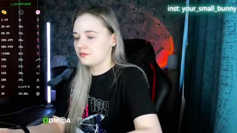 Molly online show from 04/28/26, 02:27