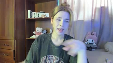 Snapshot of your_tender_doll chatting on 02/09/26, 09:24 Alice online show from 02/09/26, 09:24