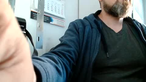 Snapshot of your_tipie chatting on 10/03/25, 10:12 your_tipie online show from 10/03/25, 10:12