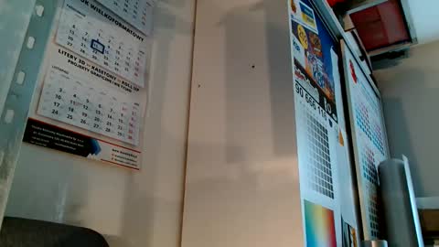 Snapshot of your_tipie chatting on 10/27/25, 10:52 your_tipie online show from 10/27/25, 10:52