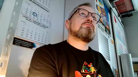 Snapshot of your_tipie chatting on 11/03/25, 08:15 your_tipie online show from 11/03/25, 08:15