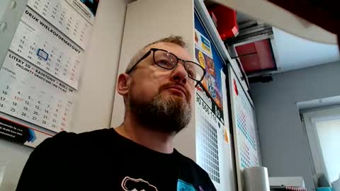 Snapshot of your_tipie chatting on 11/05/25, 12:49 your_tipie online show from 11/05/25, 12:49