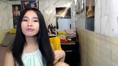 your_twinkletoes18 online show from 05/05/26, 06:05