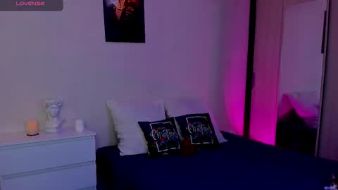 Snapshot of youranikka chatting on 01/17/26, 10:24 Anikka online show from 01/17/26, 10:24