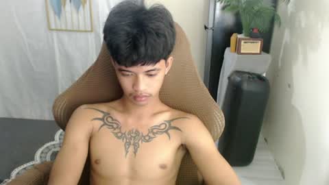 Snapshot of yourasian_eric chatting on 07/14/26, 10:21 yourasian_eric online show from 07/14/26, 10:21