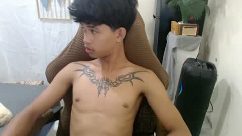 Snapshot of yourasian_eric chatting on 07/19/26, 05:00 yourasian_eric online show from 07/19/26, 05:00