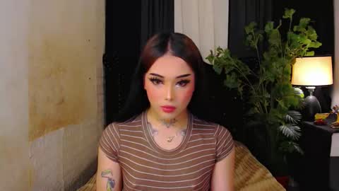 kim online show from 11/26/25, 11:22