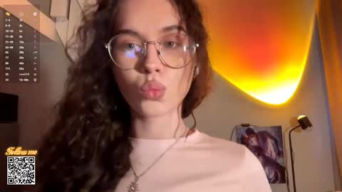 Snapshot of yourbelovedelsa chatting on 03/18/26, 03:15 Elsa online show from 03/18/26, 03:15