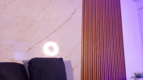 Selena online show from 10/08/25, 03:59