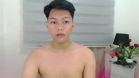 Snapshot of yourdreamboyxx chatting on 01/05/26, 10:35 HEN online show from 01/05/26, 10:35