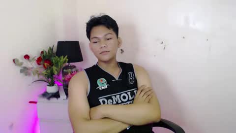 Snapshot of yourdreamboyxx chatting on 01/11/26, 01:10 HEN online show from 01/11/26, 01:10