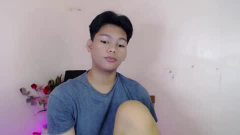 Snapshot of yourdreamboyxx chatting on 01/11/26, 10:48 HEN online show from 01/11/26, 10:48