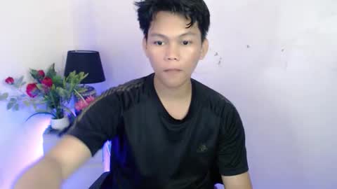 Snapshot of yourdreamboyxx chatting on 02/06/26, 10:40 HEN online show from 02/06/26, 10:40