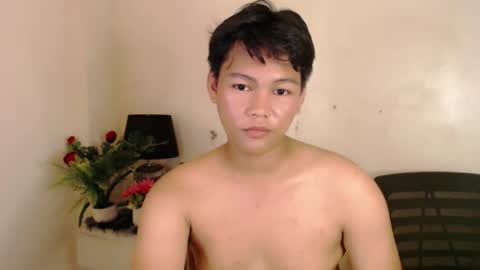 Snapshot of yourdreamboyxx chatting on 02/11/26, 03:39 HEN online show from 02/11/26, 03:39