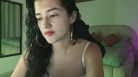 yourdreamgirl2025 online show from 04/30/26, 11:53