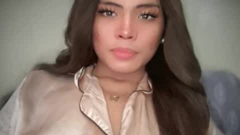 Snapshot of yourehot_pretty chatting on 04/27/26, 05:38 Do read my bio online show from 04/27/26, 05:38