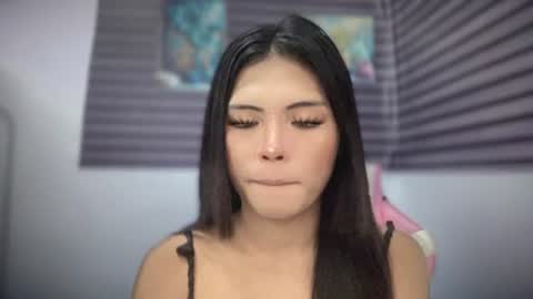 Snapshot of yourehot_pretty chatting on 06/14/26, 07:49 Do read my bio online show from 06/14/26, 07:49