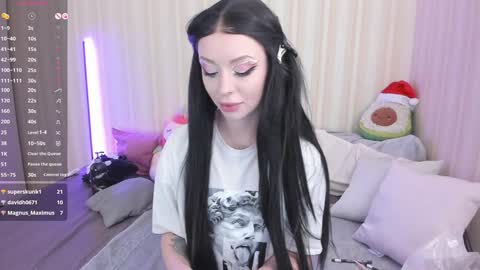 Snapshot of youreyesgazm chatting on 01/12/25, 11:17 Mary online show from 01/12/25, 11:17