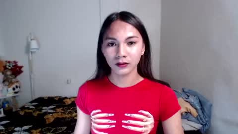 Snapshot of yourfav_jasmin chatting on 07/01/26, 10:06 NEW HUGECOCK online show from 07/01/26, 10:06