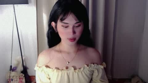 Snapshot of yourfavorateella chatting on 09/15/25, 09:31 PrettyElla online show from 09/15/25, 09:31