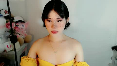 Snapshot of yourfavorateella chatting on 10/09/25, 02:42 PrettyElla online show from 10/09/25, 02:42