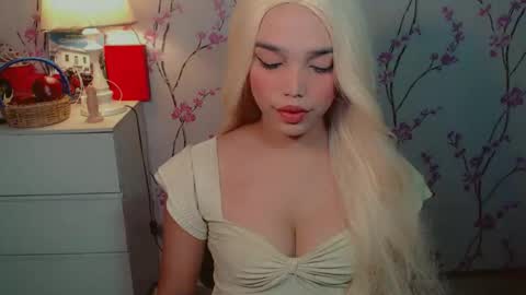 maureen love you online show from 10/11/25, 02:44