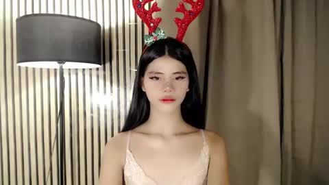 Vivian online show from 12/19/25, 08:05