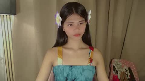 Snapshot of yourfavoratevivian chatting on 04/09/26, 11:43 Vivian online show from 04/09/26, 11:43