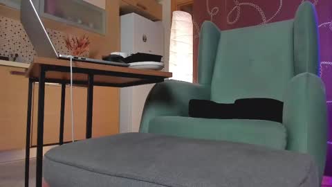 Snapshot of yourfreebird chatting on 03/02/25, 01:05 Maria online show from 03/02/25, 01:05